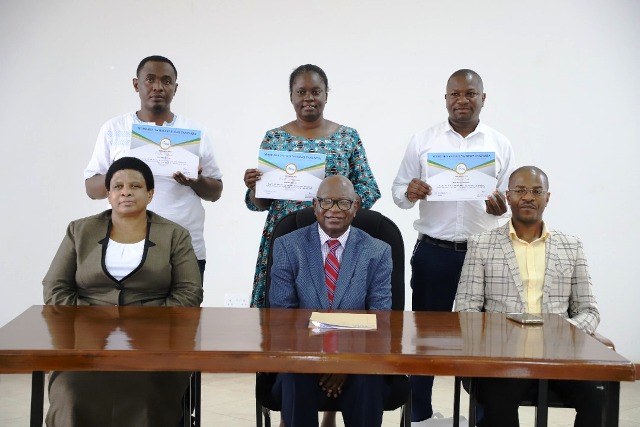 TMA YATOA TUZO KWA WANAHABARI BORA WA TAARIFA ZA HALI YA HEWA 2021.