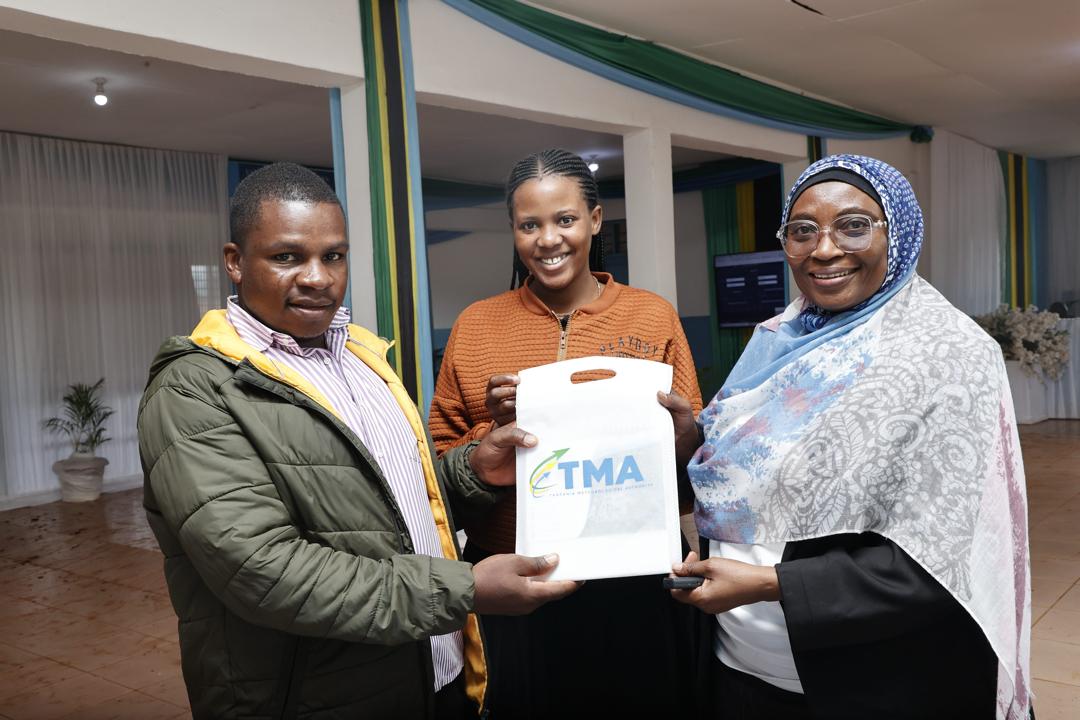 ELIMU YA HUDUMA MAHUSUSI ZA HALI YA HEWA ZAWAVUTIA WENGI NANENANE MOROGORO.